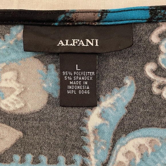 3 Quarter Length Sleeves Dress Black with Flower Design Size L - Picture 2 of 15